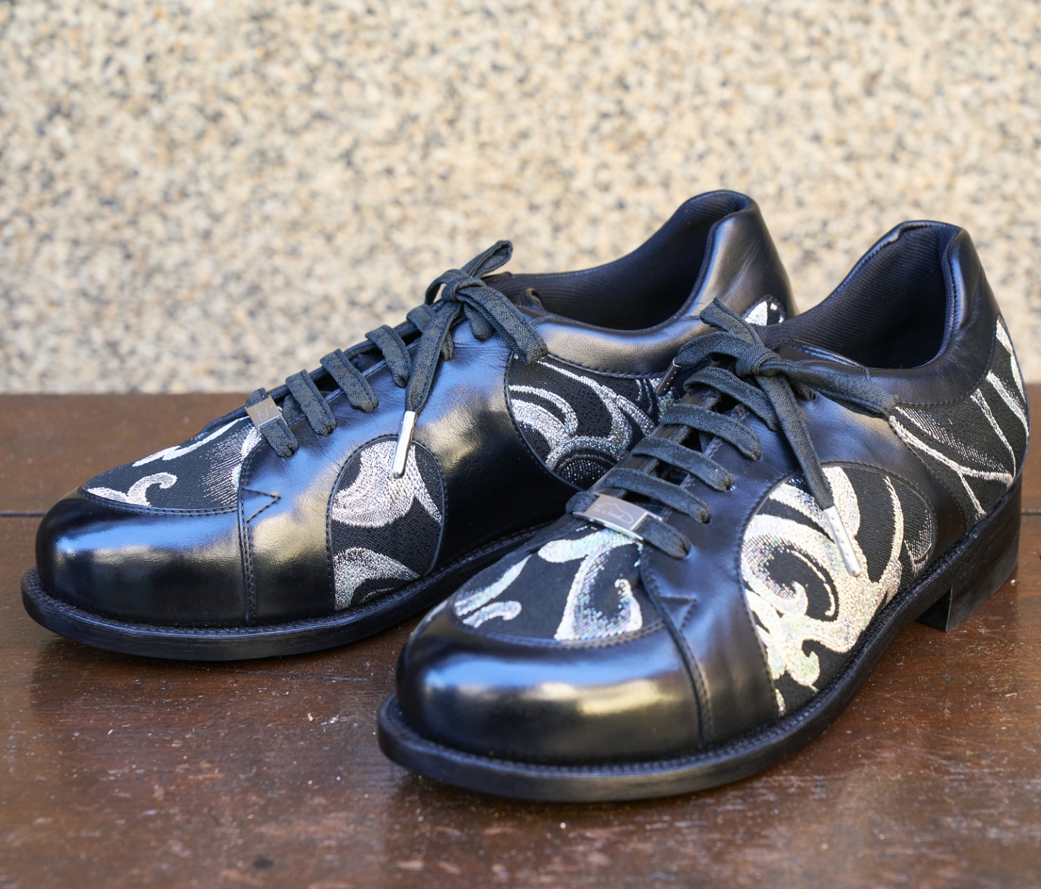 フットウェア部門 ベストプロダクト賞 三上 良弘さんの作品 革と西陣織の協奏靴 の画像
